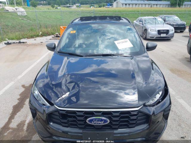 Ford Escape St-line Image 8