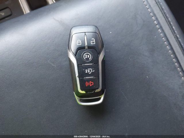 Ford F-150 Platinum Image 14