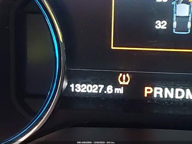 Ford F-150 Platinum Image 13