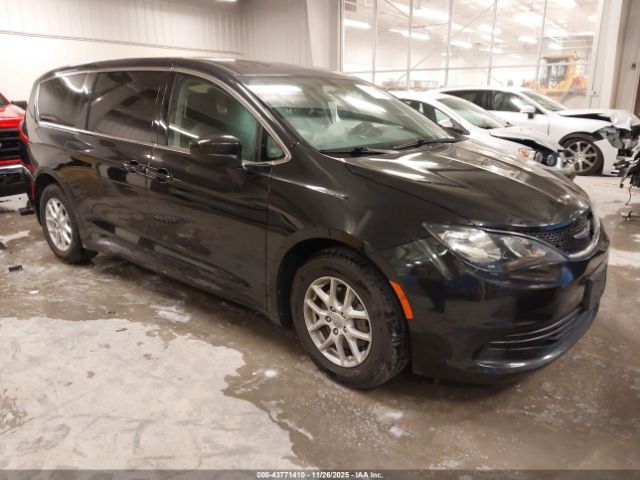 Chrysler Pacifica Touring Image 1