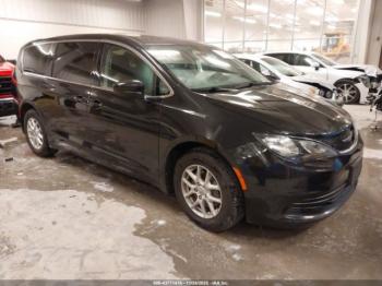  Salvage Chrysler Pacifica