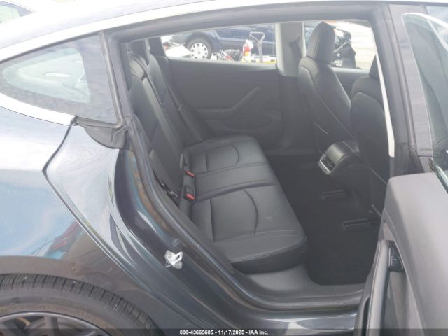 Tesla Model 3 Image 3