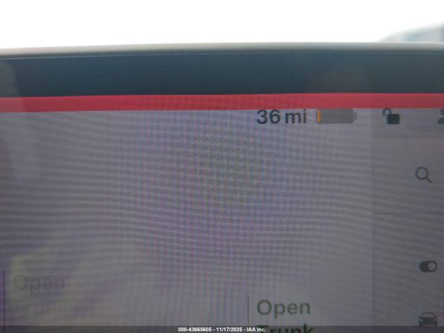 Tesla Model 3 Image 18