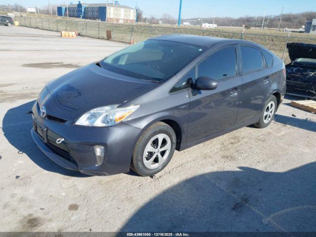 Toyota Prius Three Image 18