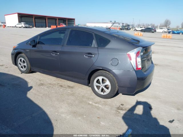 Toyota Prius Three Image 2