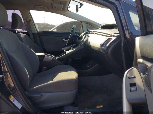 Toyota Prius Three Image 4