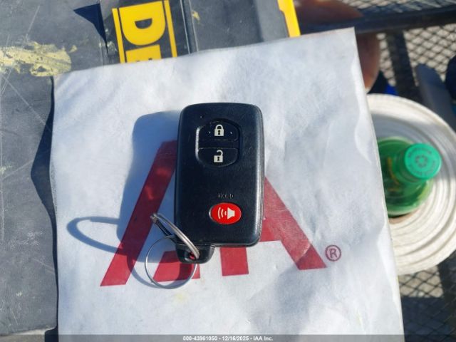 Toyota Prius Three Image 16