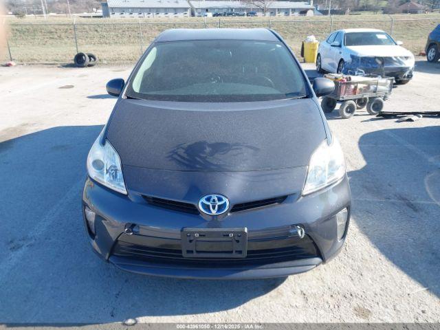 Toyota Prius Three Image 9