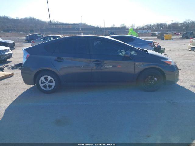 Toyota Prius Three Image 10