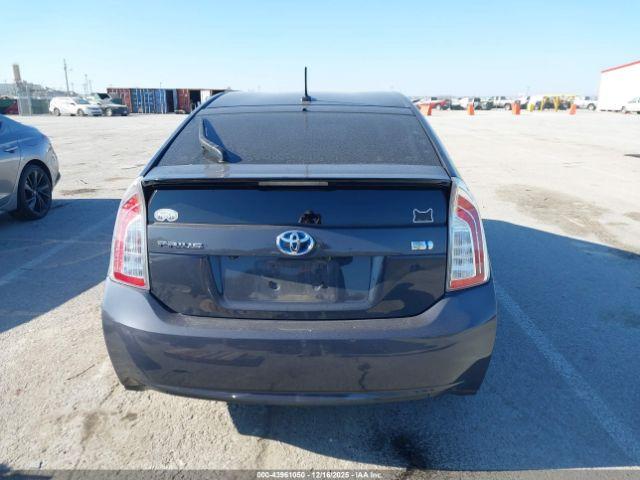 Toyota Prius Three Image 15