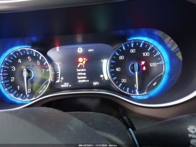 Chrysler Pacifica Touring L Plus Image 6