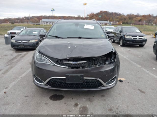 Chrysler Pacifica Touring L Plus Image 13