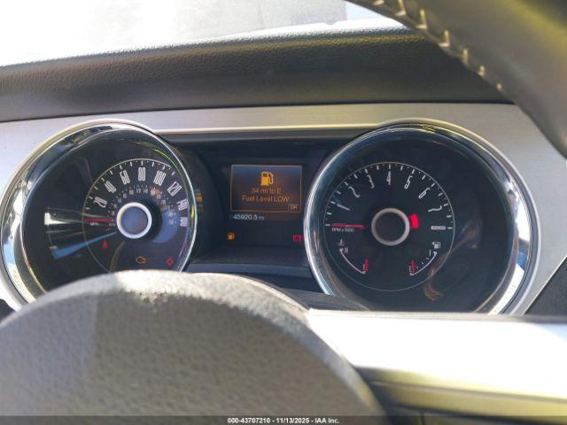 Ford Mustang V6 Premium Image 2