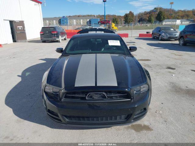 Ford Mustang V6 Premium Image 13