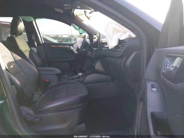 Ford Escape St-line Image 4