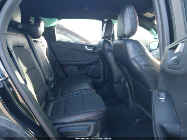 Ford Escape St-line Image 10