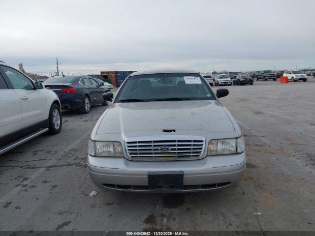 Ford Crown Victoria Lx Image 8
