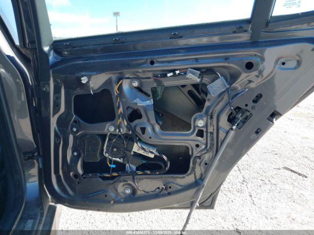 BMW 3 Series Image 9