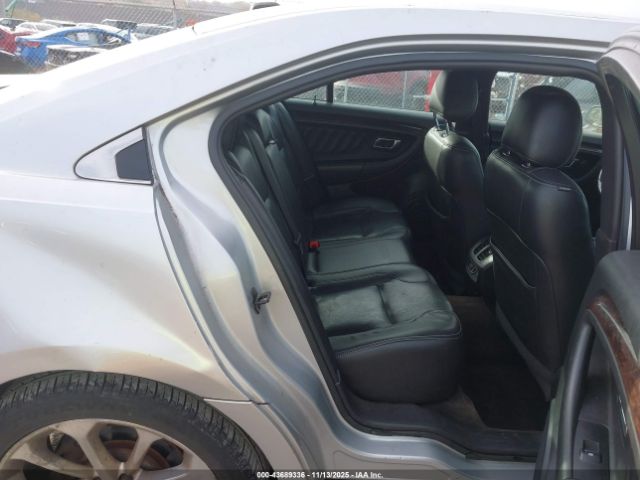 Ford Taurus Limited Image 6