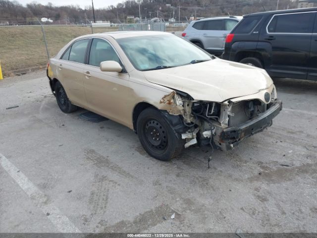 Toyota Camry Le Image 1