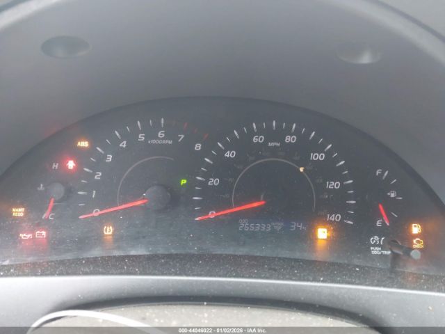 Toyota Camry Le Image 9