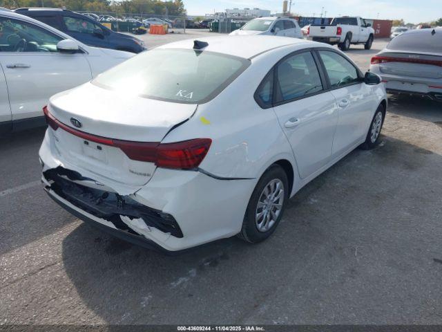 Kia Forte Fe Image 4