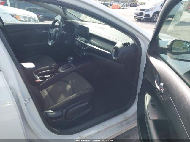 Kia Forte Fe Image 12