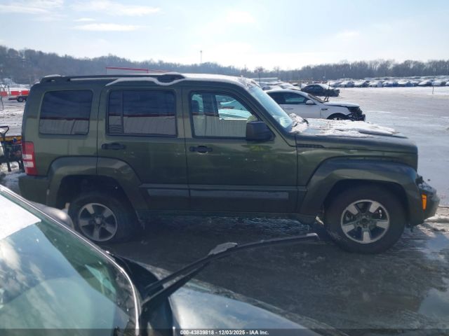 Jeep Liberty Sport Image 11