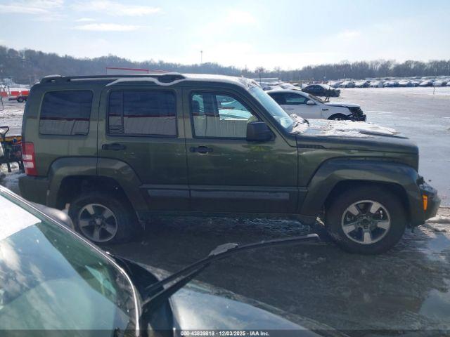 Jeep Liberty Sport Image 11