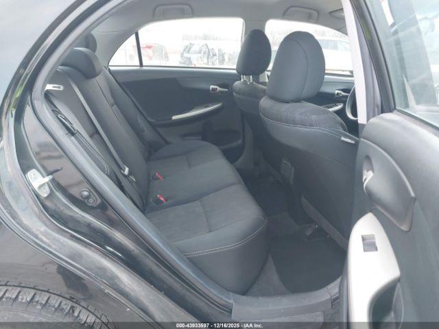 Toyota Corolla S Image 12