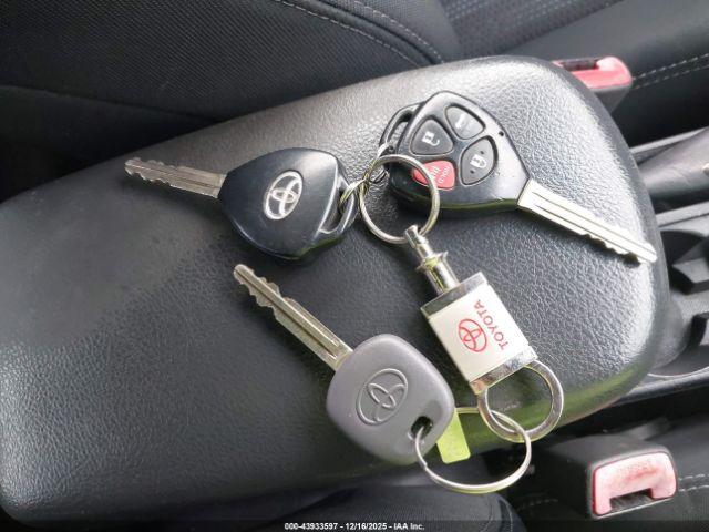 Toyota Corolla S Image 11