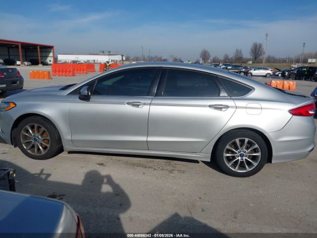 Ford Fusion Se Image 9