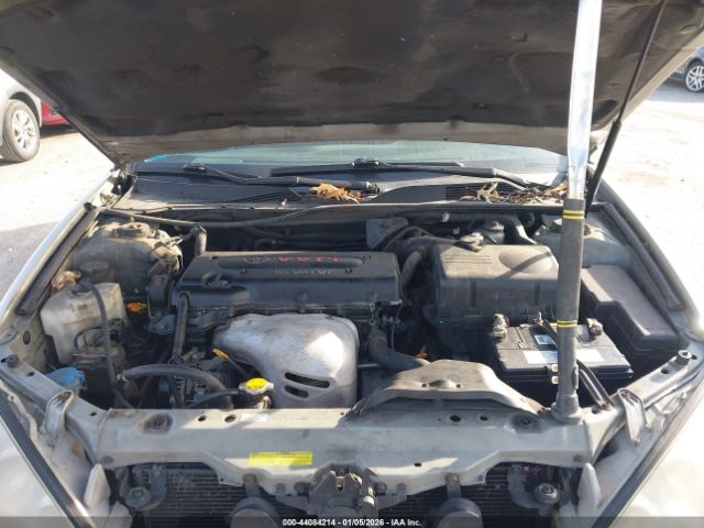 Toyota Camry Le Image 7