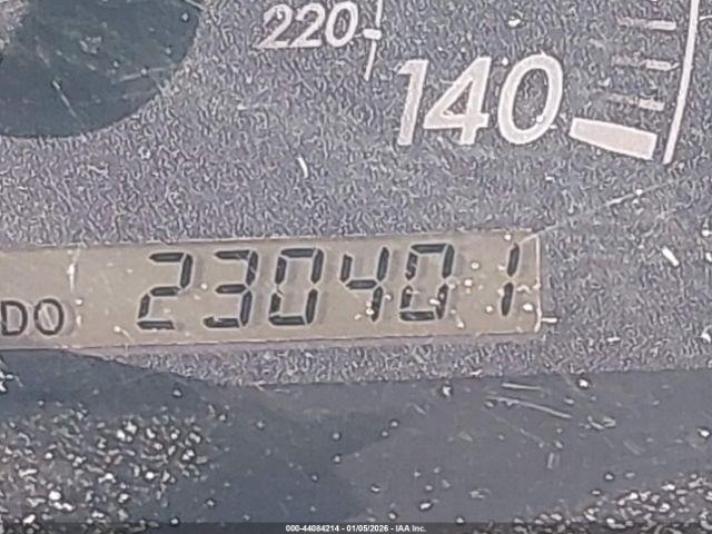 Toyota Camry Le Image 4