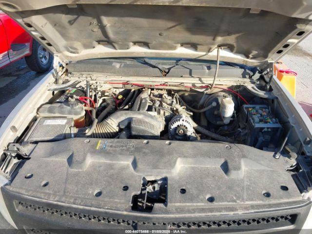 Chevrolet Silverado 1500 Work Truck Image 8