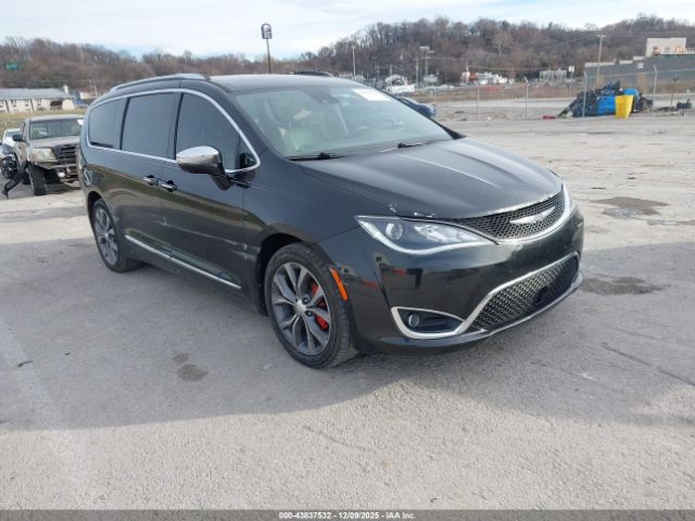 Chrysler Pacifica Limited Image 1