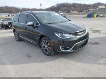 Salvage Chrysler Pacifica