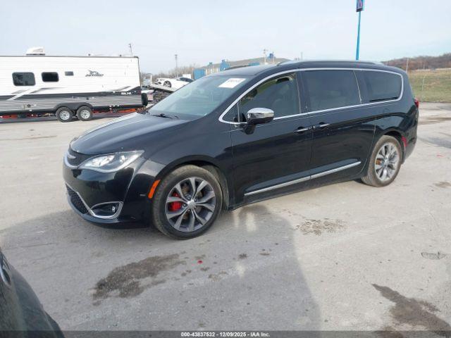 Chrysler Pacifica Limited Image 10