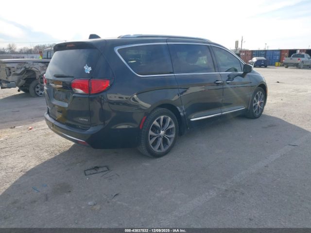 Chrysler Pacifica Limited Image 12