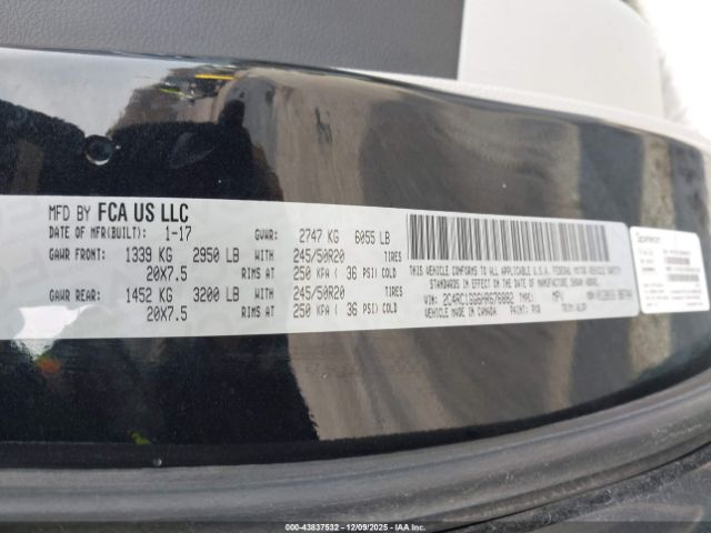 Chrysler Pacifica Limited Image 7