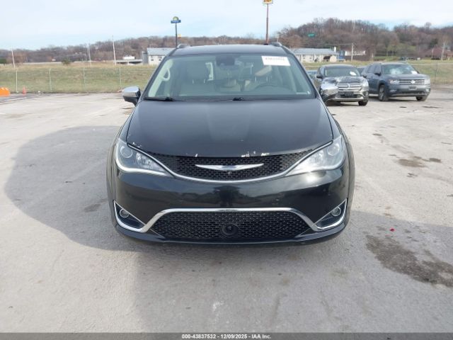 Chrysler Pacifica Limited Image 11