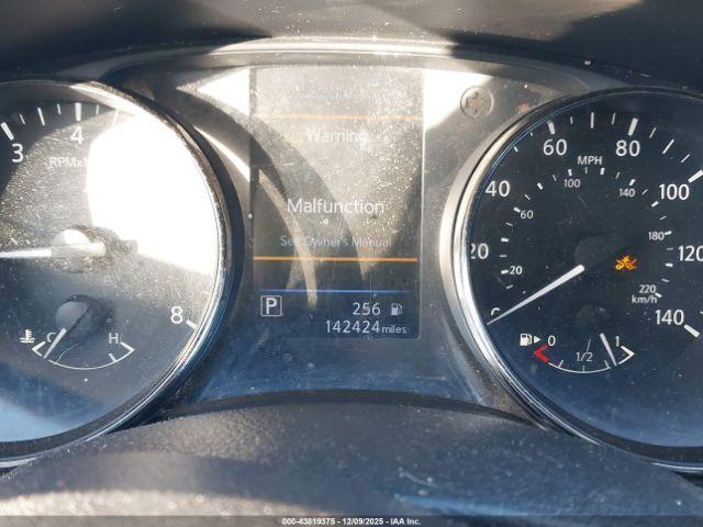 Nissan Rogue S Image 4