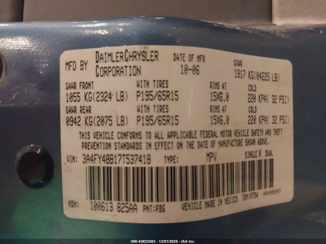 Chrysler PT Cruiser Image 2