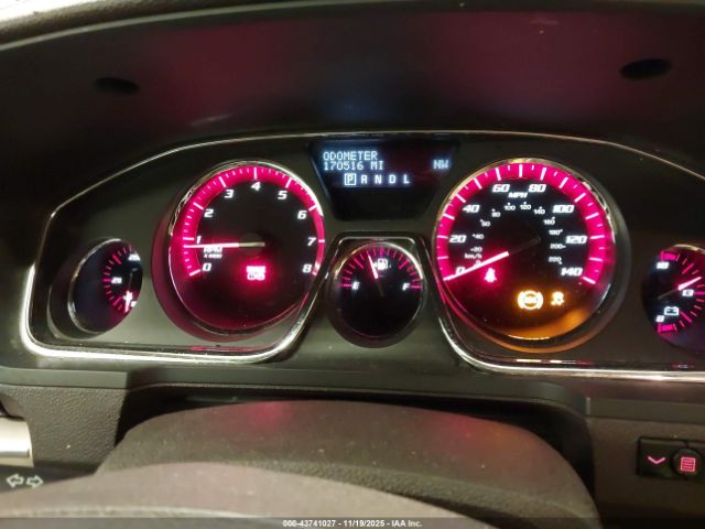 GMC Acadia Denali Image 3