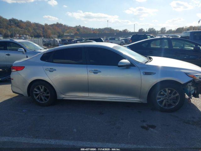 Kia Optima Lx Image 9