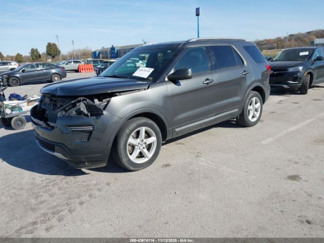 Ford Explorer Xlt Image 4