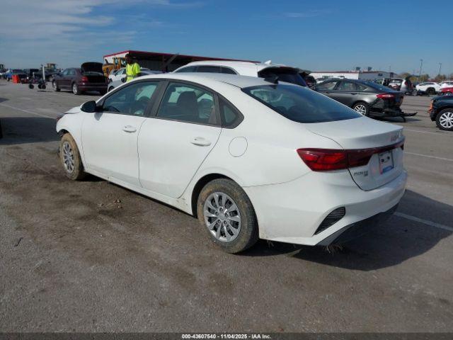 Kia Forte Fe Image 2