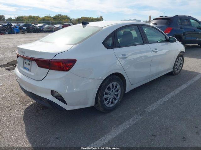 Kia Forte Fe Image 5