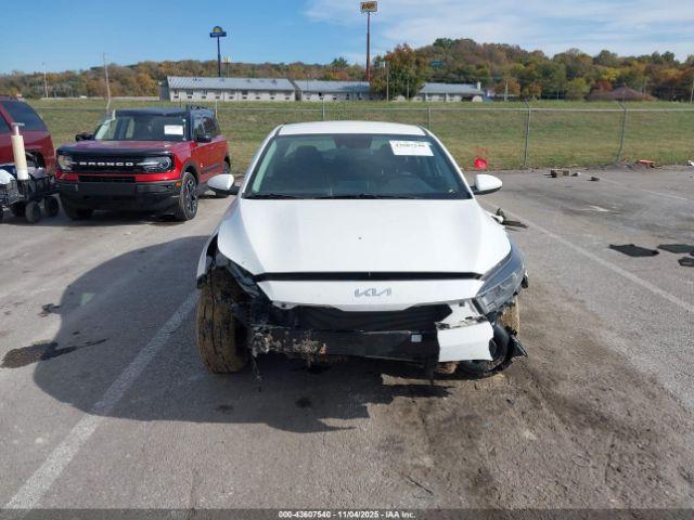 Kia Forte Fe Image 16