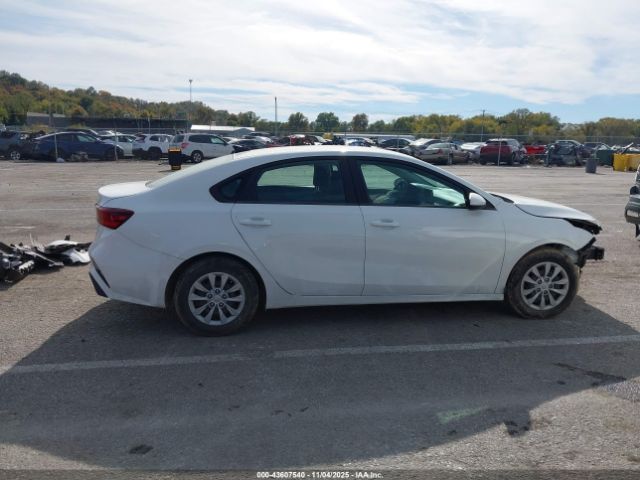 Kia Forte Fe Image 15